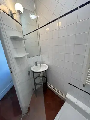 Salle de bains dans l'établissement L'appartement Jean Moulin
