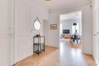 Plan de l'établissement Appartement spacieux à deux pas de Notre-Dame