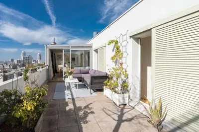 Balcon ou terrasse dans l'établissement Breathtaking 2BD Apartment Roof-top Patio 19e!