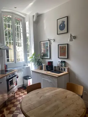 Cuisine ou kitchenette dans l'établissement Homy and Cosy private flat - Paris