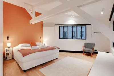 Un ou plusieurs lits dans un hébergement de l'établissement Luxury apartment 4 BEDR - Sacré Coeur Montmartre