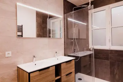 Salle de bains dans l'établissement Luxueux duplex Elysées