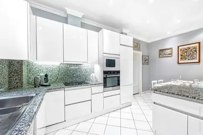 Cuisine ou kitchenette dans l'établissement Gros Caillou - Grenelle 2bdr