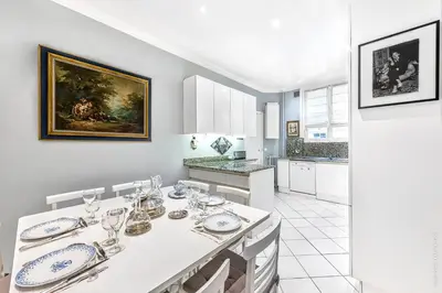 Cuisine ou kitchenette dans l'établissement Gros Caillou - Grenelle 2bdr