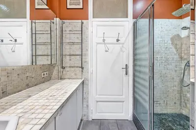 Salle de bains dans l'établissement Gros Caillou - Grenelle 2bdr