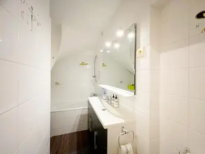 Salle de bains dans l'établissement Grand appartement avec jardin privatif à Paris