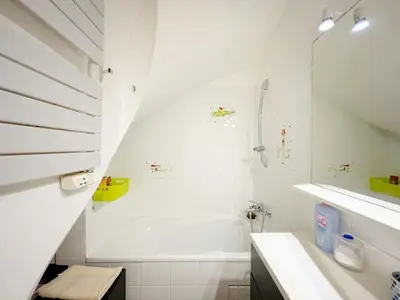 Salle de bains dans l'établissement Grand appartement avec jardin privatif à Paris
