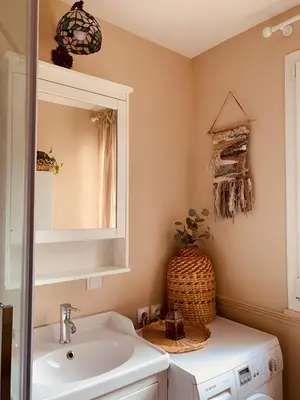 Salle de bains dans l'établissement Parisian style Appartment Private room with Shared bathroom near Bastille and Gare de Lyon