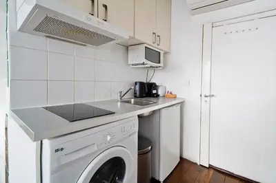 Cuisine ou kitchenette dans l'établissement Cléry 45
