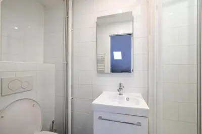 Salle de bains dans l'établissement Cléry 57