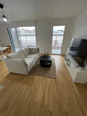 Télévision ou salle de divertissement dans l'établissement appartement 4 pièces spacieux grande terrasse