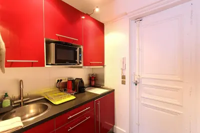 Cuisine ou kitchenette dans l'établissement Paris, Bastille, Style atelier d artiste