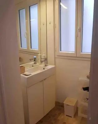 Salle de bains dans l'établissement Bastille - Lappe - Quartier anime