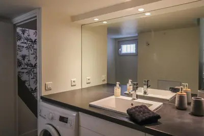 Salle de bains dans l'établissement Le Marais - Charlot - Appartement de caractere