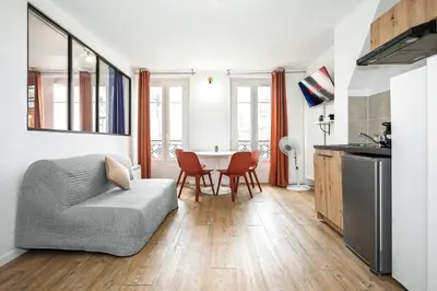 Cuisine ou kitchenette dans l'établissement Nets Inn Apartments - La Villette