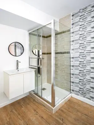 Salle de bains dans l'établissement Nets Inn Apartments - La Villette