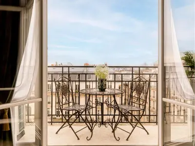 Balcon ou terrasse dans l'établissement Merveil Signature Suite Hoche - Eiffel Tower view