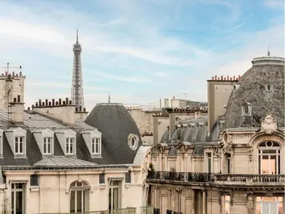 Vue générale sur Paris ou vue de la ville depuis l'appartement