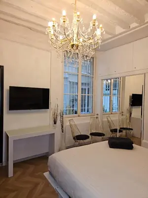 Télévision ou salle de divertissement dans l'établissement Paris Montorgueil Seng
