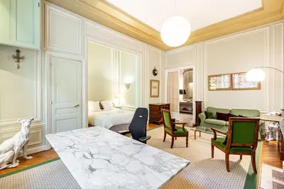 Coin salon dans l'établissement GuestReady - Séjour en famille - Arc de Triomphe
