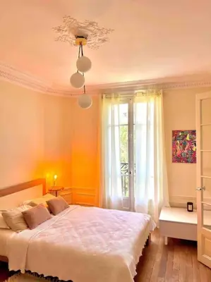 Un ou plusieurs lits dans un hébergement de l'établissement 2-Bed Room Cosy Apartment - Central Location