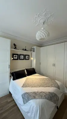 Un ou plusieurs lits dans un hébergement de l'établissement 2-Bed Room Cosy Apartment - Central Location