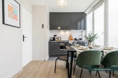 Cuisine ou kitchenette dans l'établissement PoeticStay - Montmartre