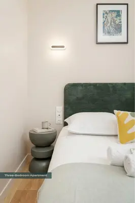 Un ou plusieurs lits dans un hébergement de l'établissement PoeticStay - Montmartre