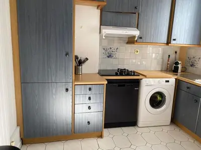 Cuisine ou kitchenette dans l'établissement Mytripinparis - Large and Sunbathed 1Br - close to the Eiffel Tower