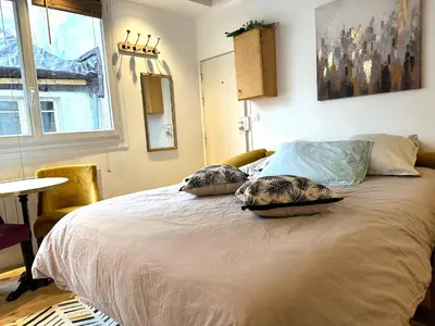 Un ou plusieurs lits dans un hébergement de l'établissement Mytripinparis - Fully renovated studio historical Paris