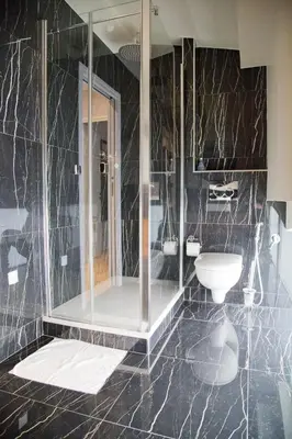 Salle de bains dans l'établissement Célestine - Luxury Duplex Saint-Michel Luxembourg Gardens