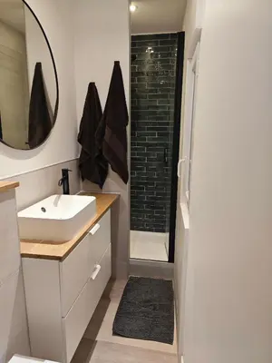 Salle de bains dans l'établissement Appart calme Montmartre