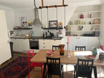 Cuisine ou kitchenette dans l'établissement South Pigalle - 2 bedrooms luxury flat