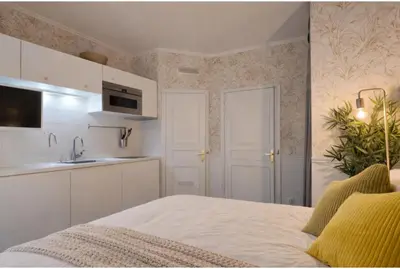 Cuisine ou kitchenette dans l'établissement Clara Lovely studio in the Heart of Marais