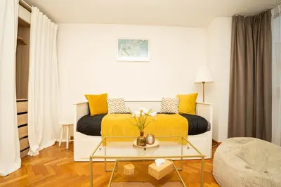 Coin salon dans l'établissement Studio cosy - Asnières