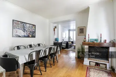 Coin salon dans l'établissement Spacious Private House 160sqm Prime Location with Yard and Parking for 2 Cars