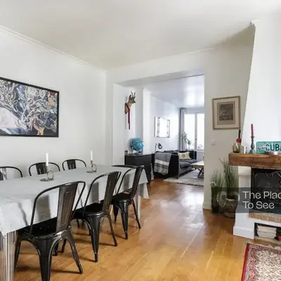 Spacious Private House 160sqm Prime Location with Yard and Parking for 2 Cars
