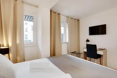 Télévision ou salle de divertissement dans l'établissement Charming FLAT - Père Lachaise