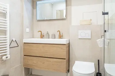 Salle de bains dans l'établissement Lavie Maison AC & Jacuzzi