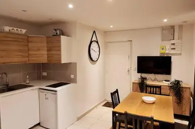 Cuisine ou kitchenette dans l'établissement Appart cosy et fonctionnel, quartier très sympa