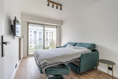 Télévision ou salle de divertissement dans l'établissement Magnifique Studio neuf