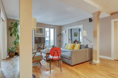Coin salon dans l'établissement Spacious & lovely flat-Up to 10 guests-Paris 10