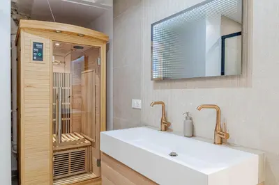 Salle de bains dans l'établissement Lavie Maison A C & Sauna