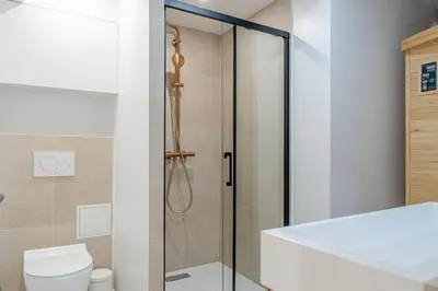 Salle de bains dans l'établissement Lavie Maison A C & Sauna