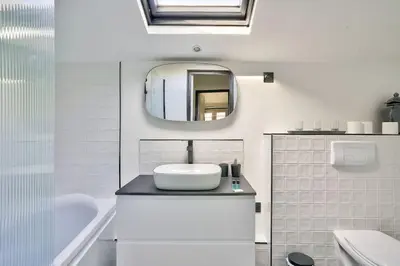 Salle de bains dans l'établissement Splendide T2 à proximité du Parc Georges Brassens