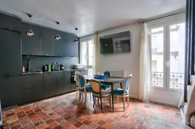 Cuisine ou kitchenette dans l'établissement Splendide T2 à proximité du Parc Georges Brassens