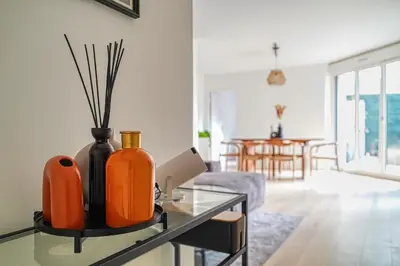 Coin salon dans l'établissement Luxueux appartement Paris proche Tour Eiffel Champs Elysées La Défense