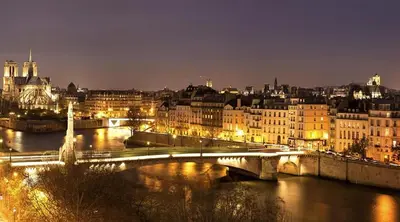 Vue générale sur Paris ou vue de la ville depuis l'appartement