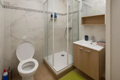 Salle de bains dans l'établissement Exclusive Private Apartment by Warilco - Pleyel 25 m2 - À 1 minute de la station métro Carrefour Pleyel