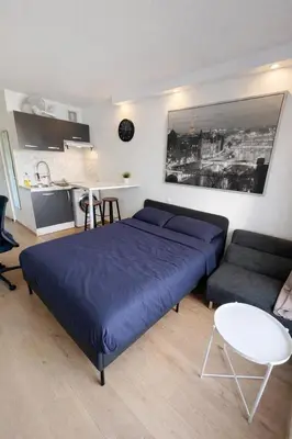 Cuisine ou kitchenette dans l'établissement Exclusive Private Apartment by Warilco - Pleyel 25 m2 - À 1 minute de la station métro Carrefour Pleyel